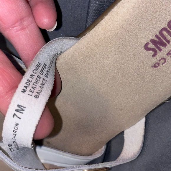 G.H. Bass & Co. Women's White Slide Sandals - Picture 4 of 5